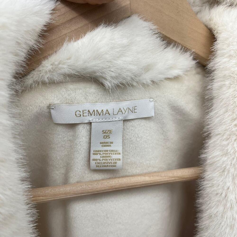 Gemma Layne Cream White Faux Fur Cape Shawl Collar Dolman Sleeves One Size - Picture 9 of 11